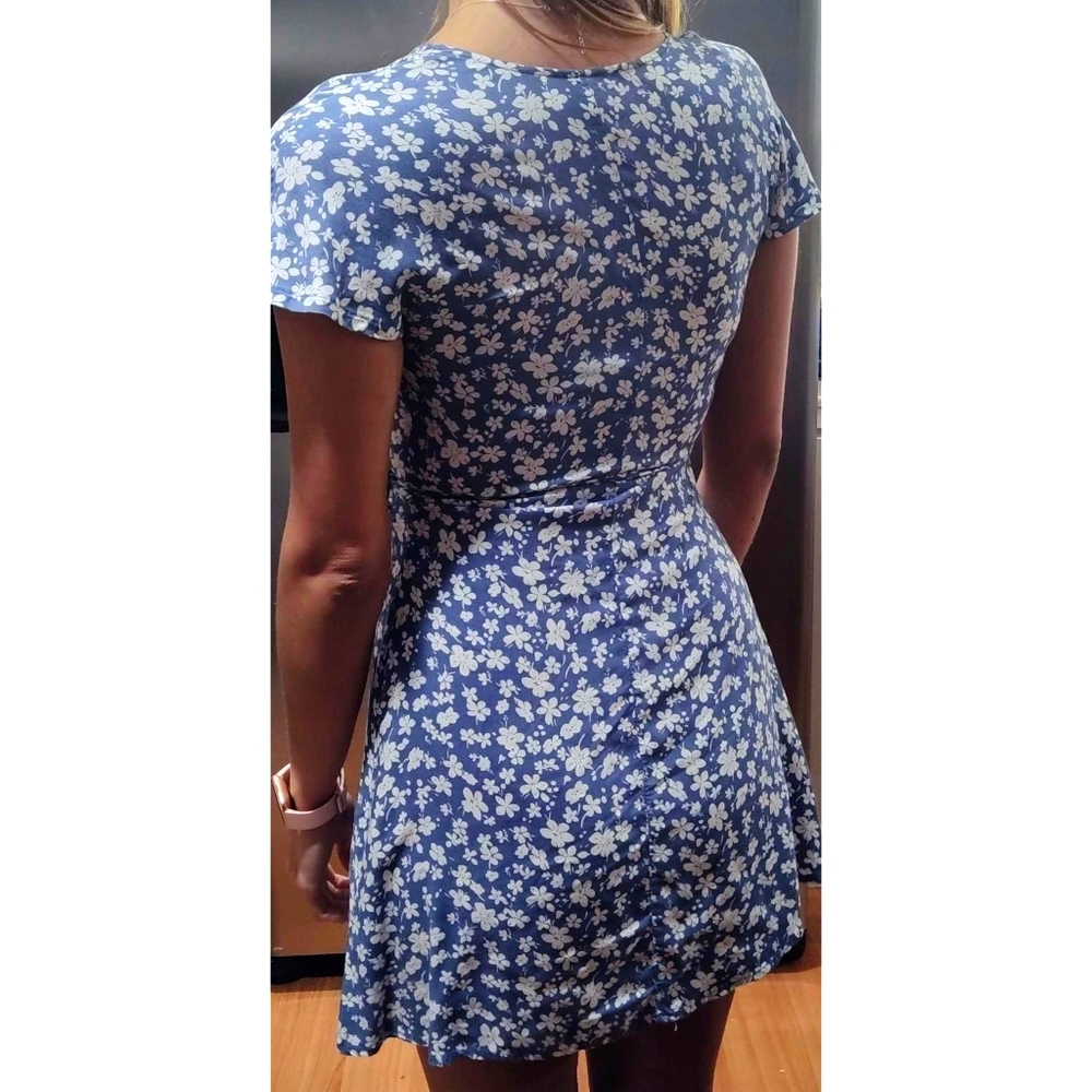 H&M Floral Wrap Dress (Size 4)